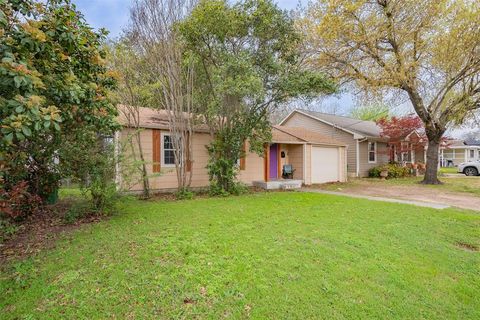 A home in Waxahachie