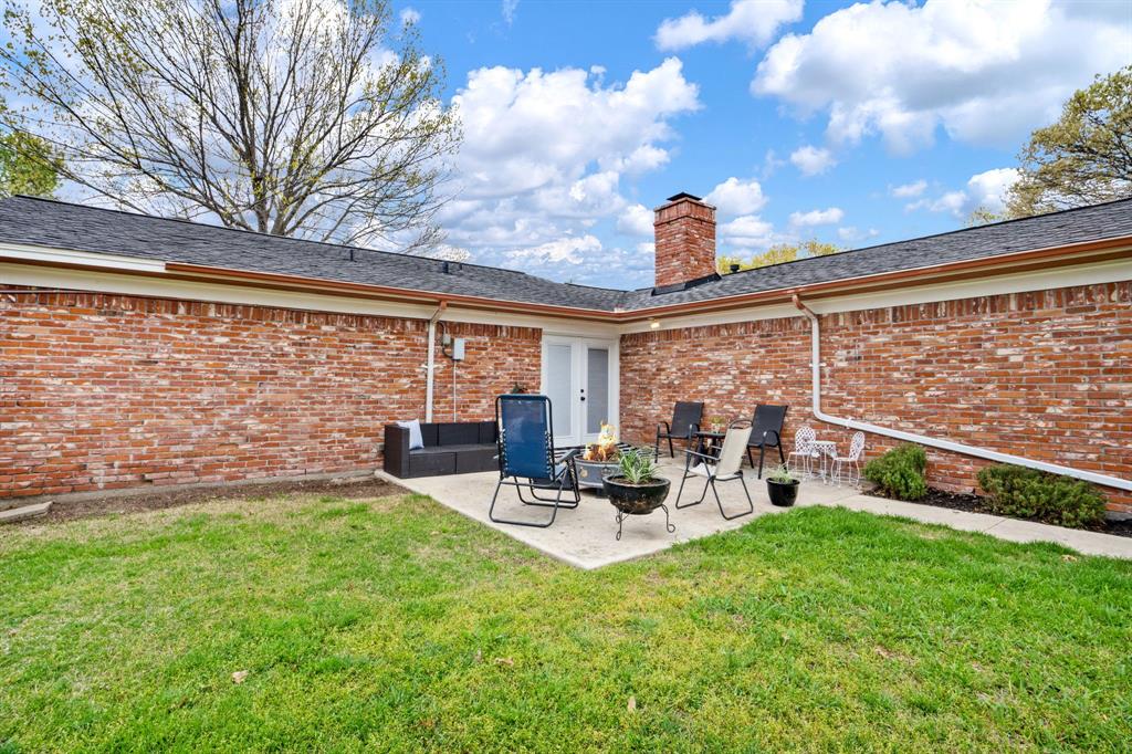 Colonial Ac #2 - Residential