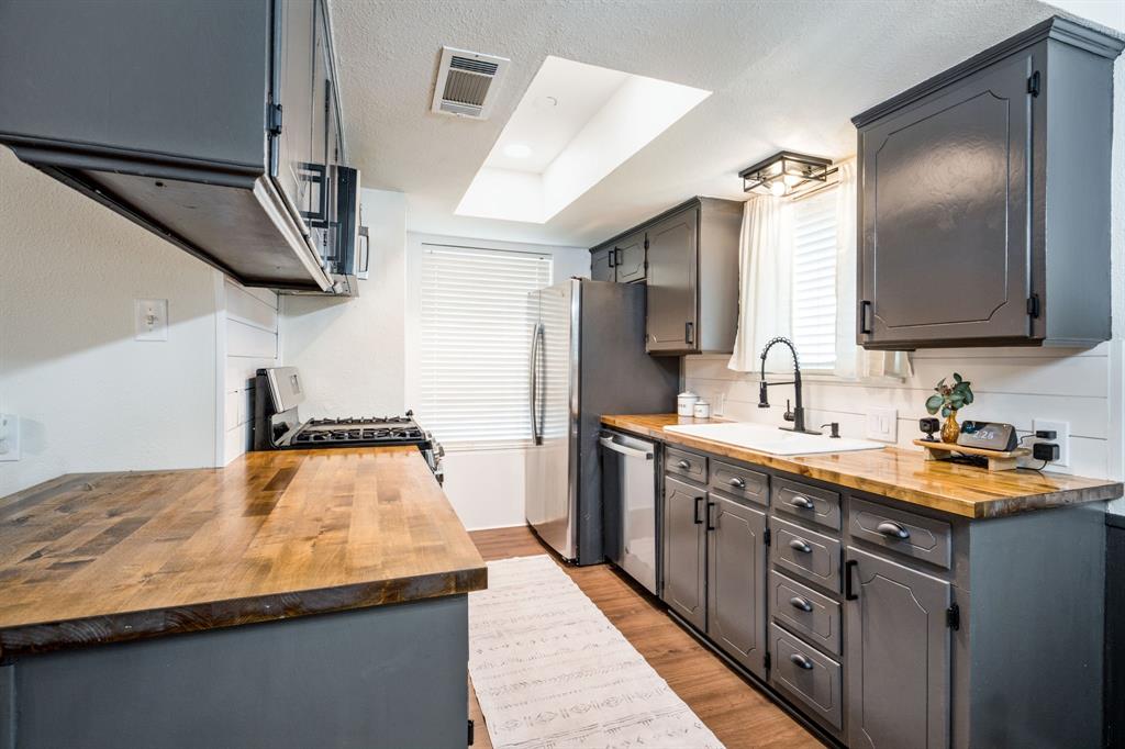 Colonial Ac #2 - Residential