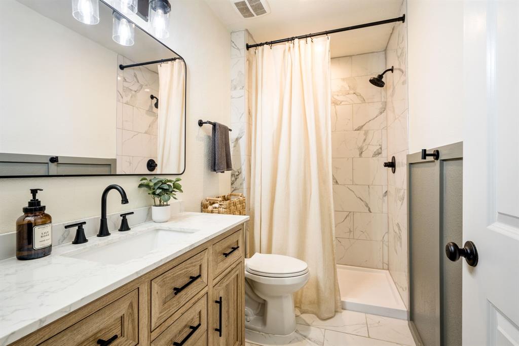 Colonial Ac #2 - Residential