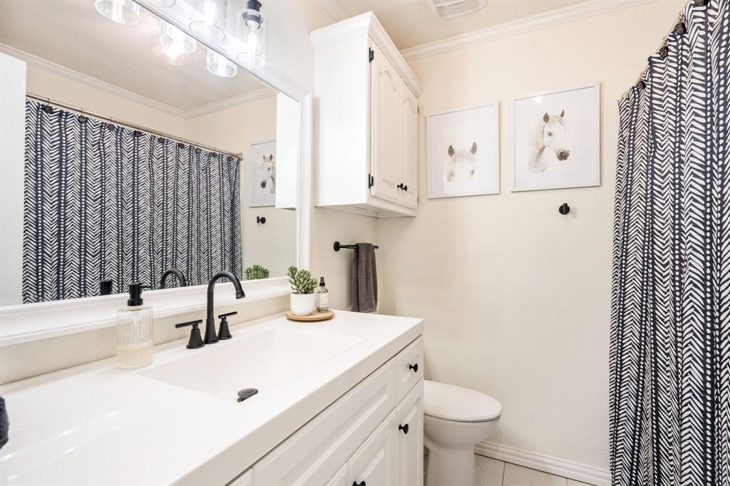 Colonial Ac #2 - Residential