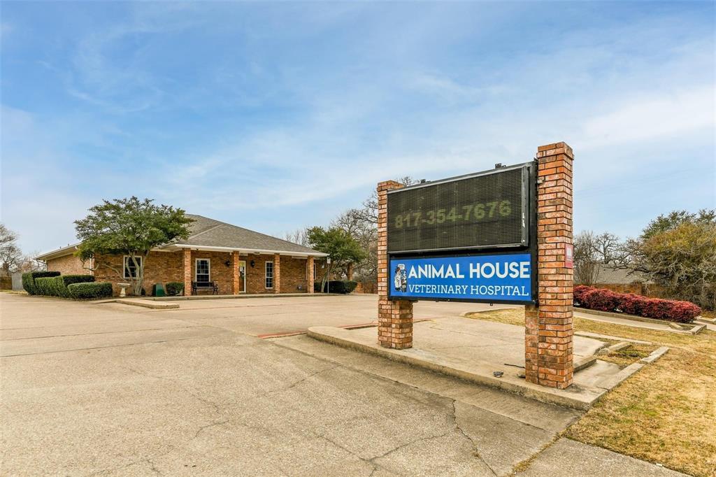 2500 Harwood Road