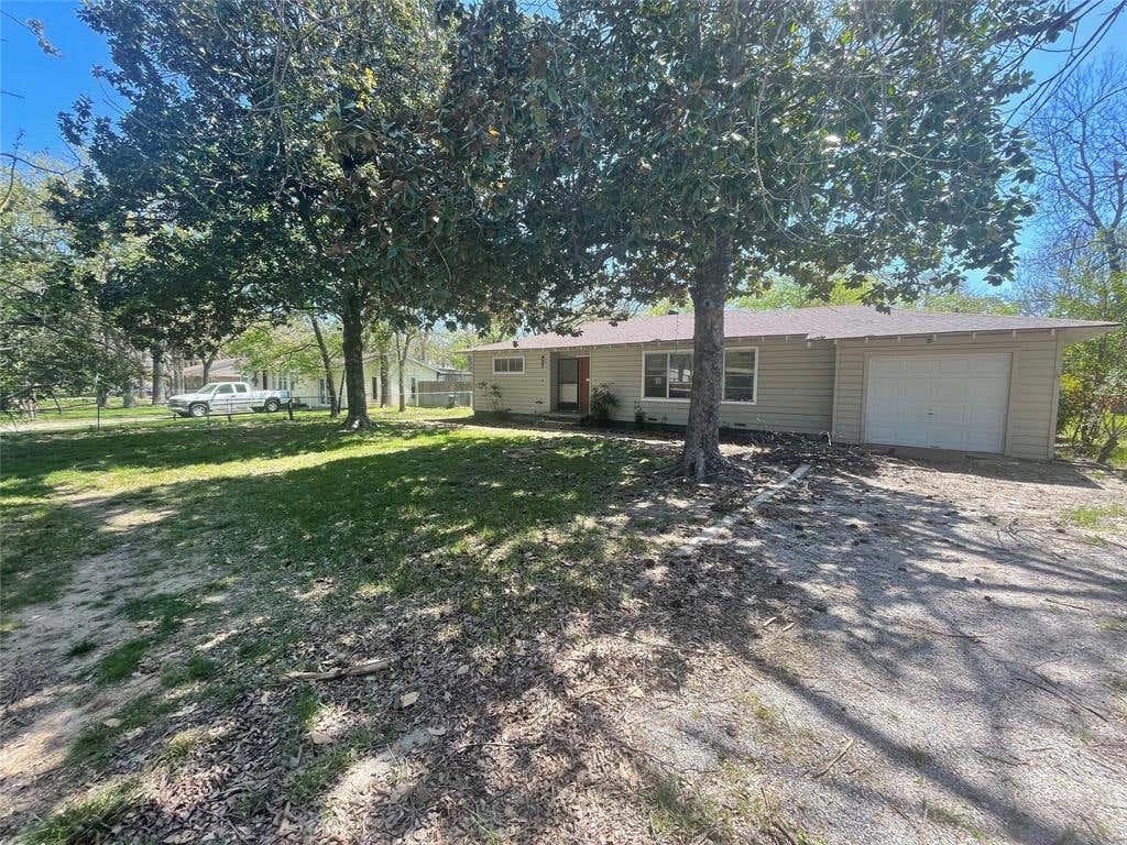 Photo of 1100 Poe Street, Azle, TX 76020 (MLS # 21332490)