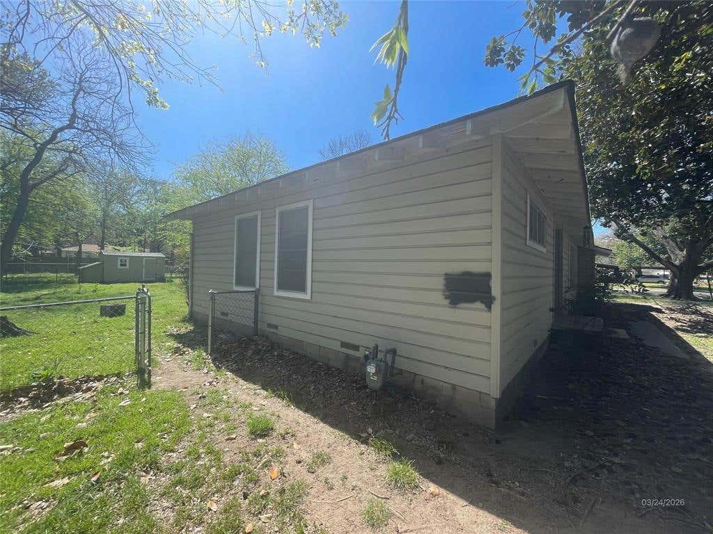 Photo of 1100 Poe Street, Azle, TX 76020 (MLS # 21332490)