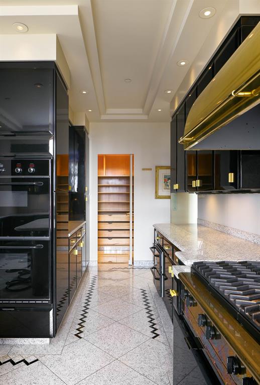 Mansion Residence - Residential