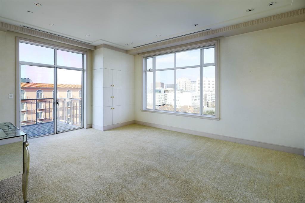 Mansion Residence - Residential