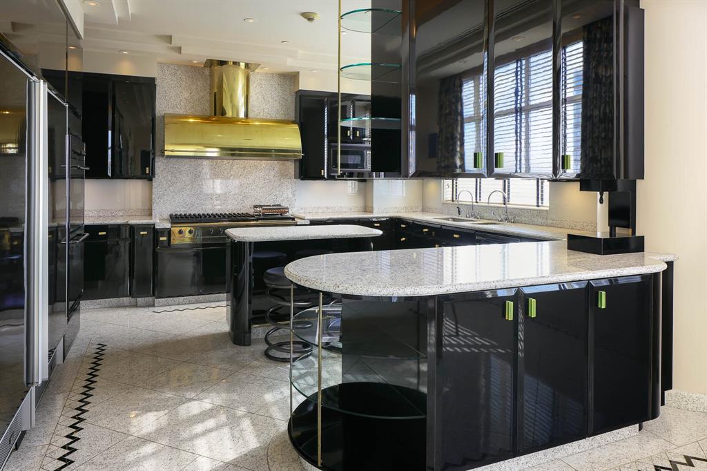 Mansion Residence - Residential