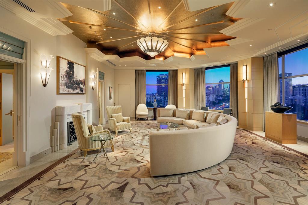 2801 Turtle Creek Boulevard 8W