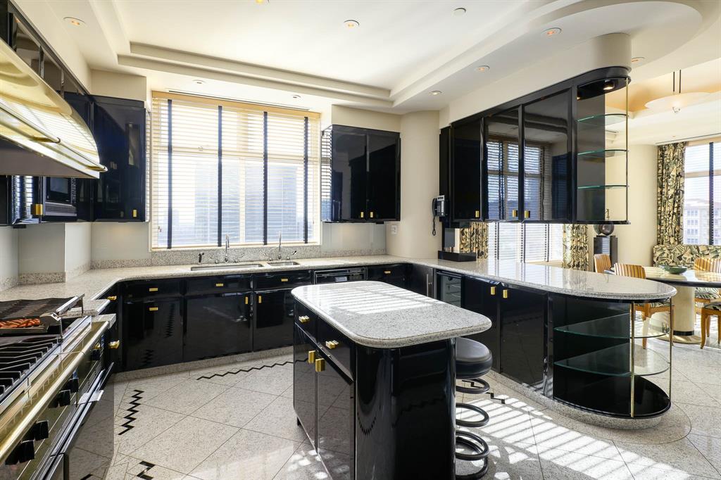 Mansion Residence - Residential