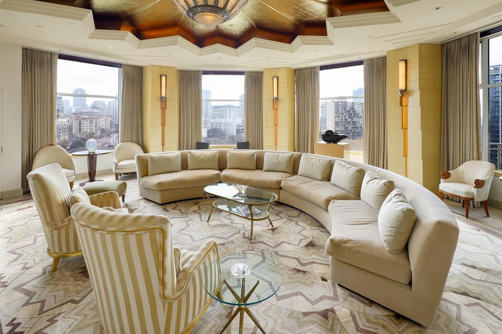 2801 Turtle Creek Boulevard 8W