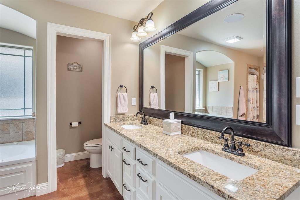 Haughton, Louisiana 71037, United States, 5 Bedrooms Bedrooms, ,3 BathroomsBathrooms,Residential,Active,8183