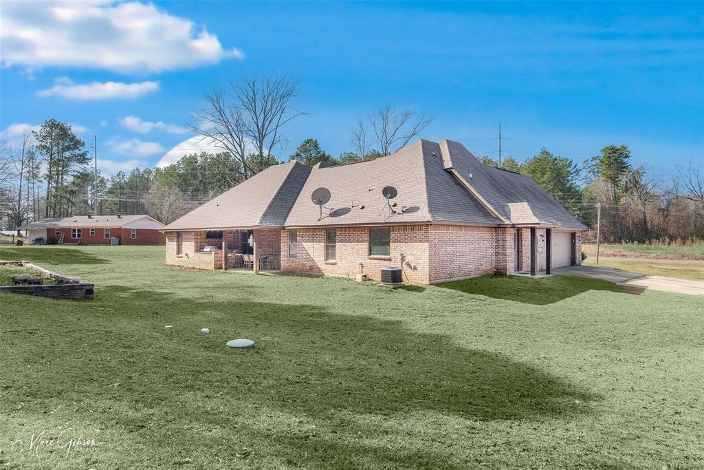 Haughton, Louisiana 71037, United States, 5 Bedrooms Bedrooms, ,3 BathroomsBathrooms,Residential,Active,8183