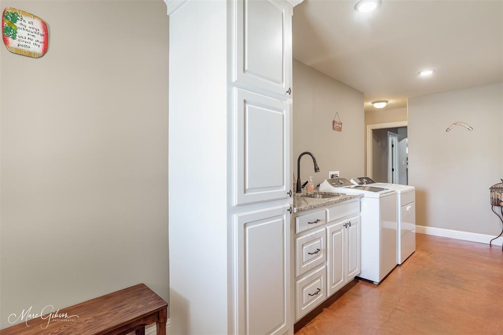 Haughton, Louisiana 71037, United States, 5 Bedrooms Bedrooms, ,3 BathroomsBathrooms,Residential,Active,8183