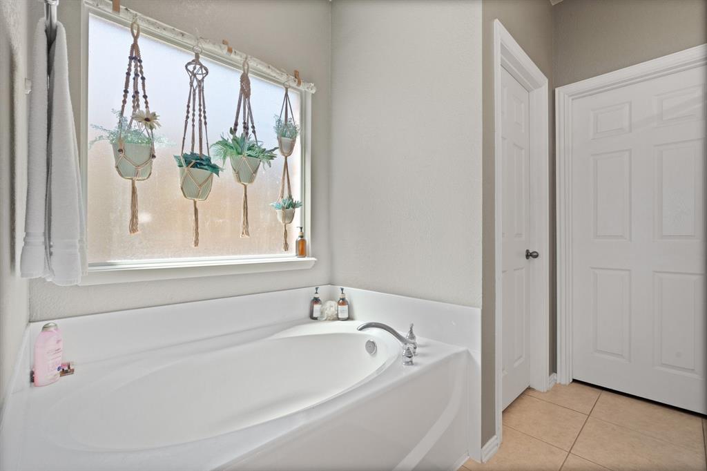 Mountain Valley Lake Tr - Residential