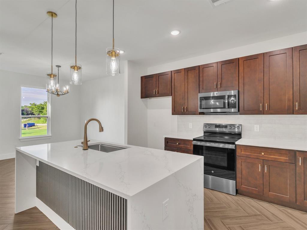 2501 Neil Court