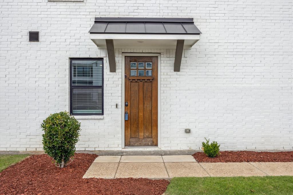 1205 Lamar Drive