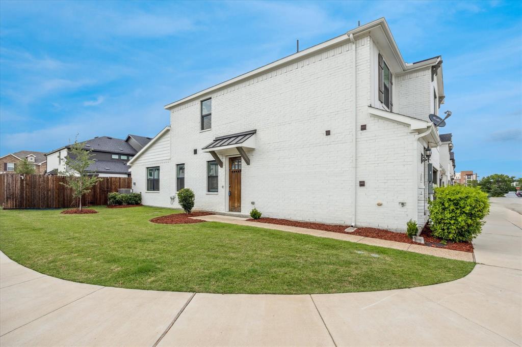 1205 Lamar Drive