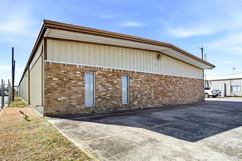 Tiny photo for 742 Dalworth Drive #400, Mesquite, TX 75149 (MLS # 21231323)
