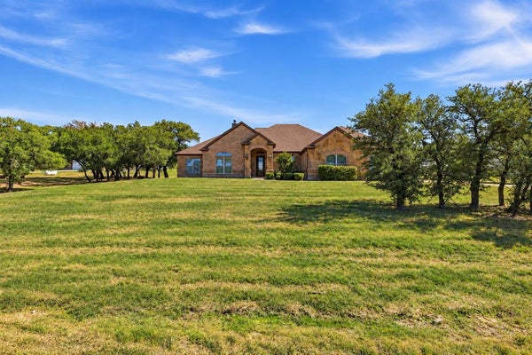 253 MARAL LN, AZLE, TX 76020 - Image 08b7a42ffd5c53b15fb330d7d3c0db9f/3662325832