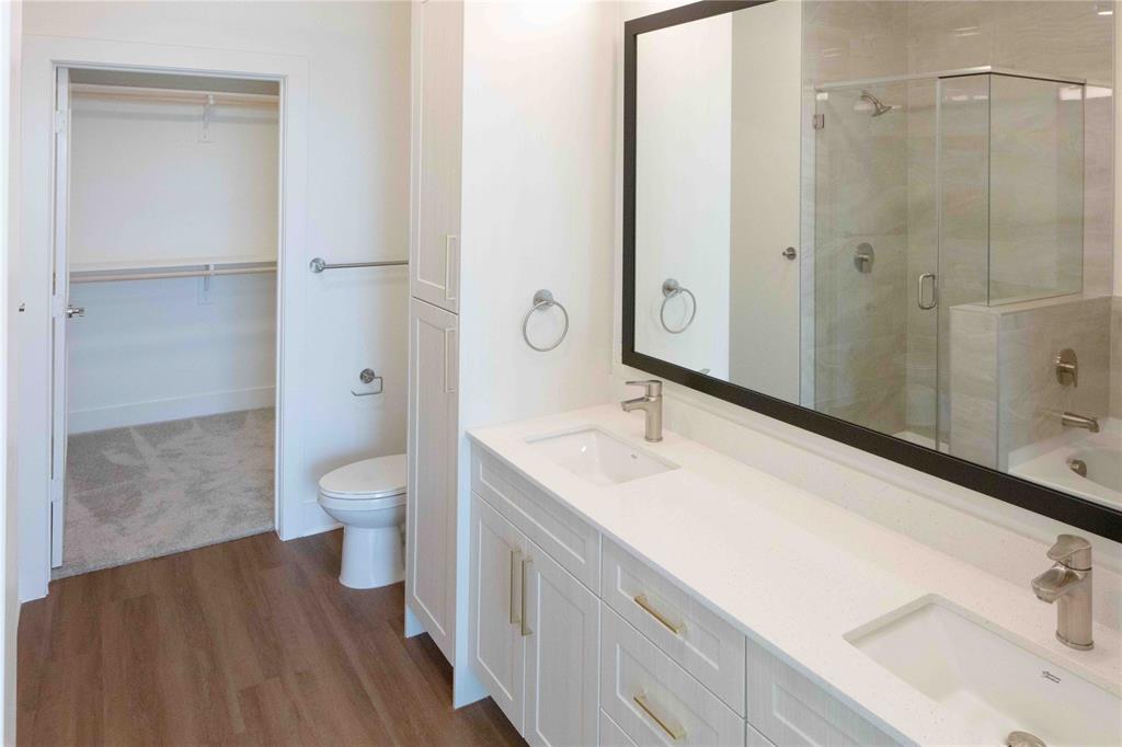 O T ROANOKE - Residential Lease