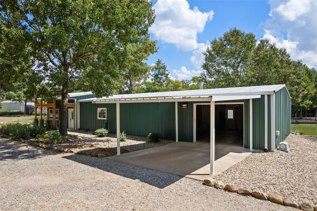 1562 SE County Road 4115