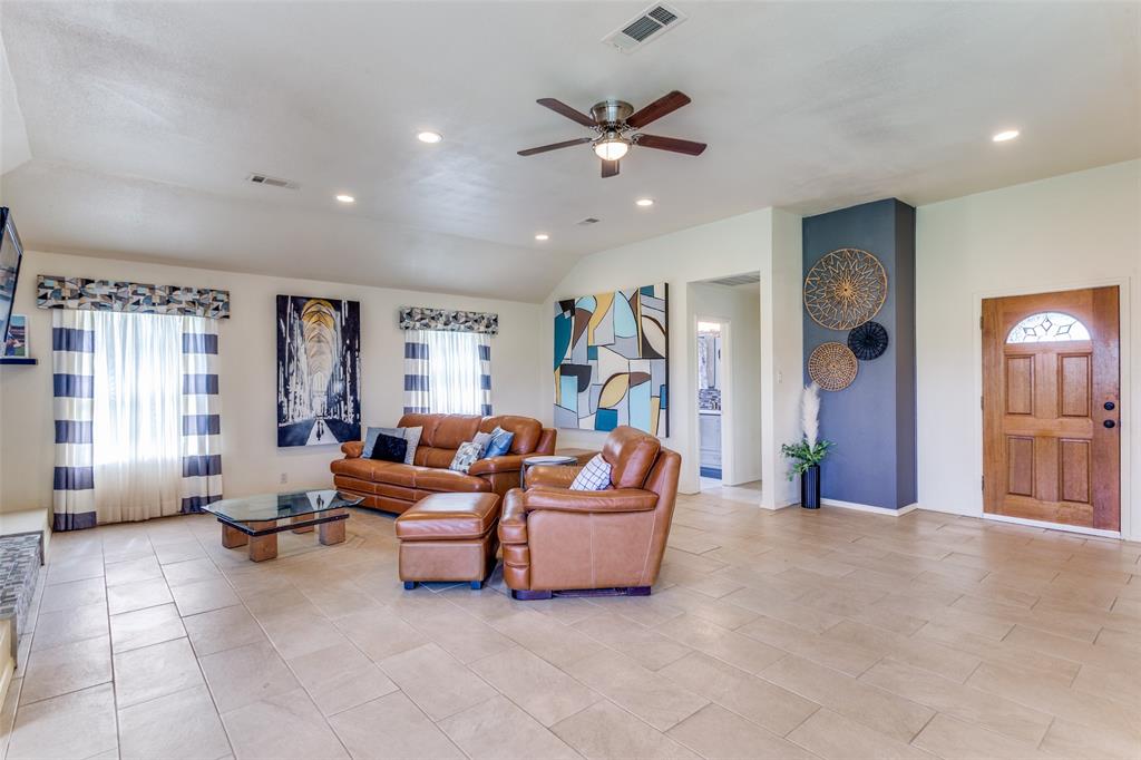 22034 Raintree
