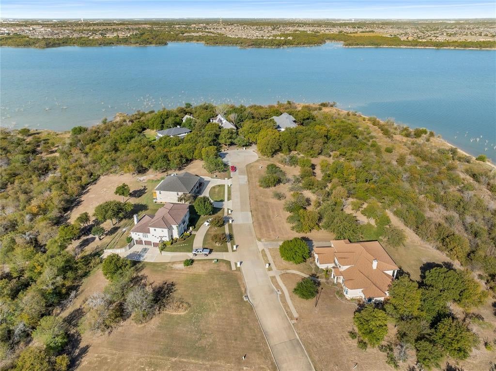 1123 Mallard Pointe Drive
