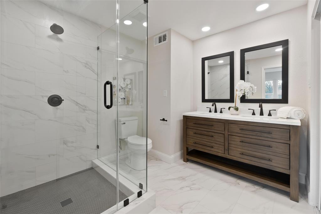 4816 W Mockingbird Lane