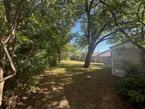 Photo of 9420 Thornberry Lane #L, Dallas, TX 75220 (MLS # 21094516) Photo of 9420 Thornberry Lane #L, Dallas, TX 75220 (MLS # 21094516)