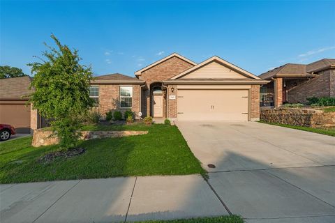 Photo of 705 Ben Lake Trail, Fort Worth, TX 76120 (MLS # 21314961)
