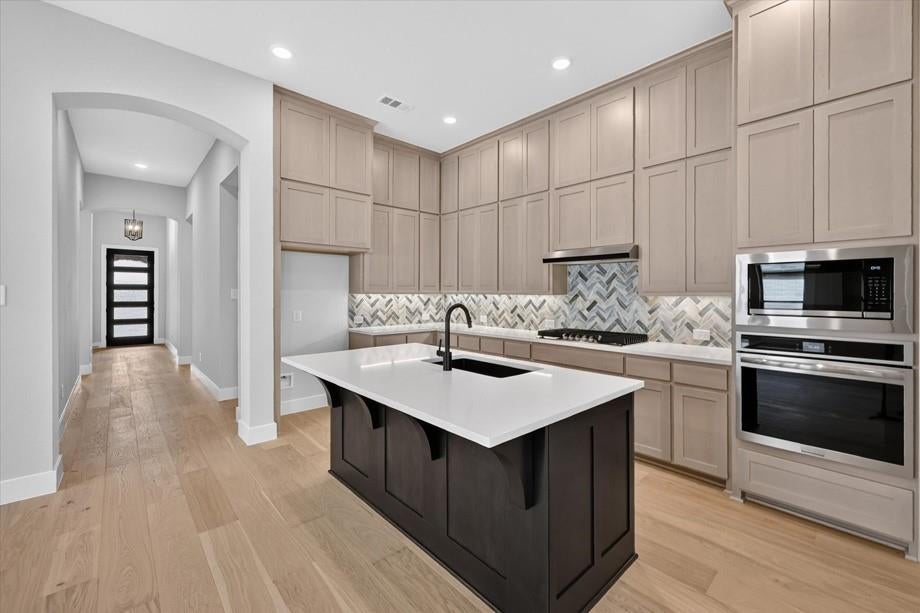 3733 Barrel Lane
