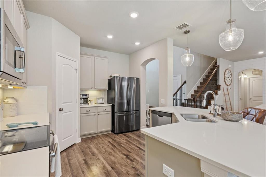 BRENTWOOD SUB - Residential