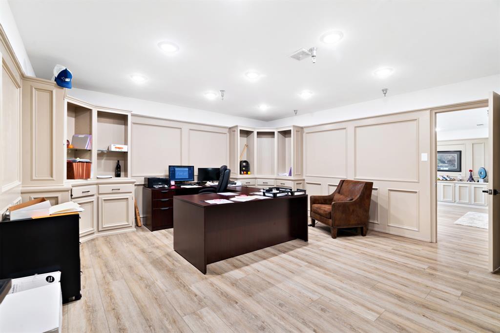 City Of Paris - Commercial Sale