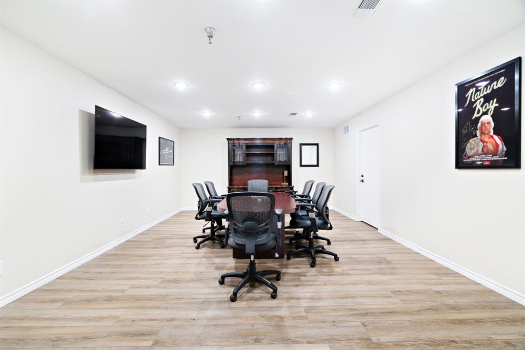 City Of Paris - Commercial Sale