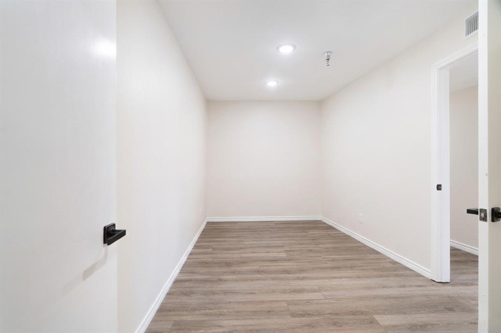 City Of Paris - Commercial Sale