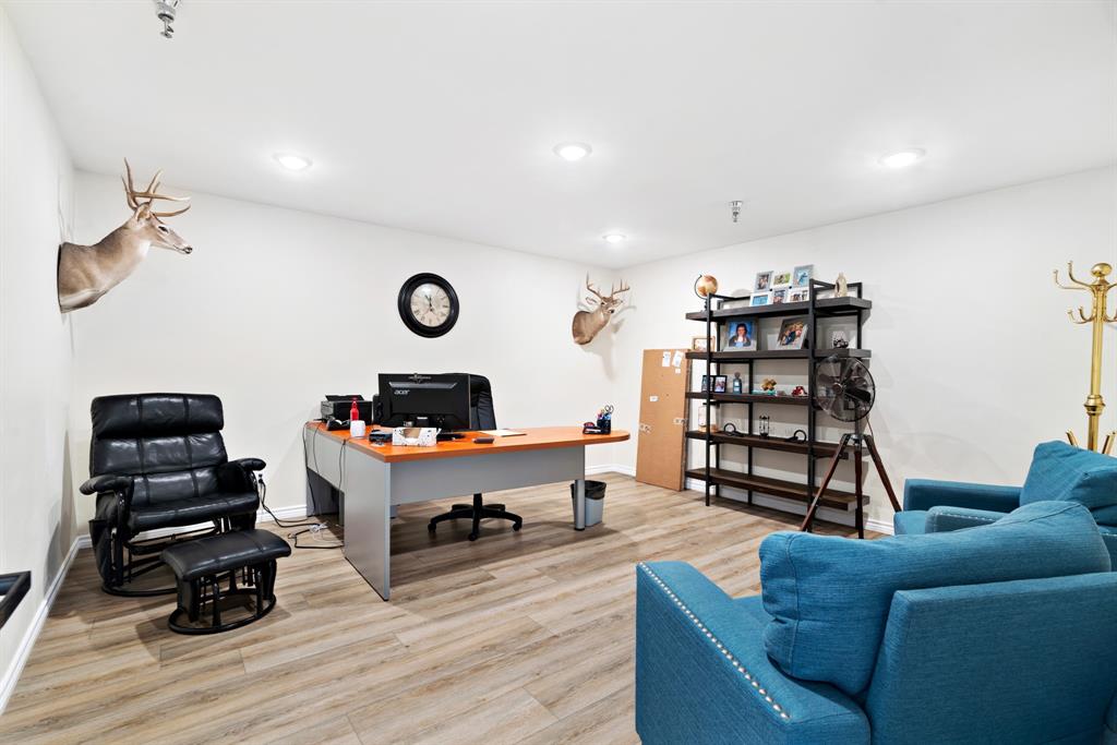 City Of Paris - Commercial Sale