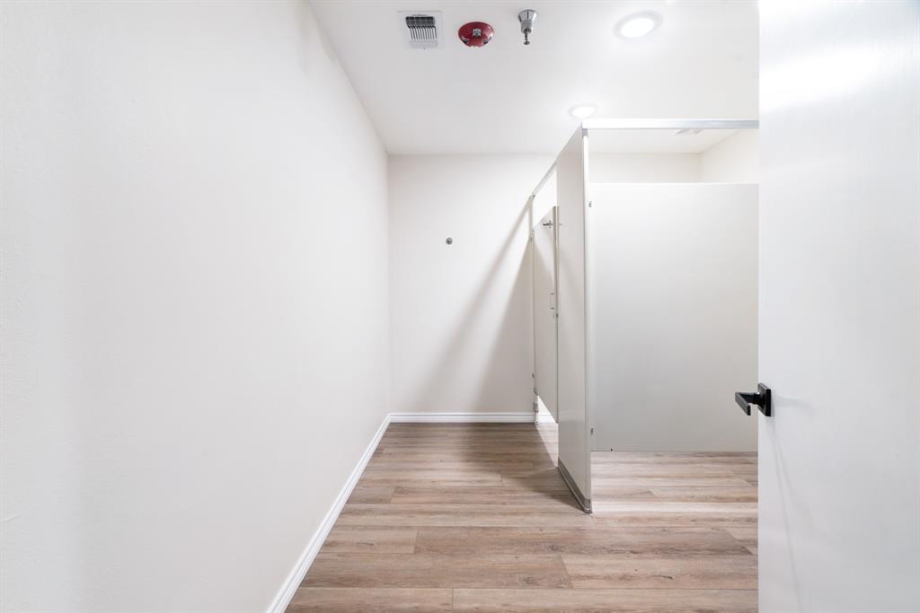 City Of Paris - Commercial Sale