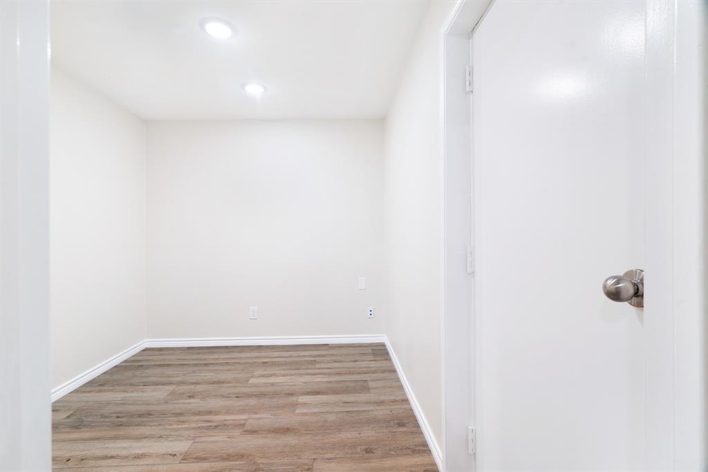 City Of Paris - Commercial Sale