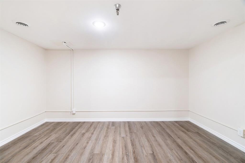 City Of Paris - Commercial Sale