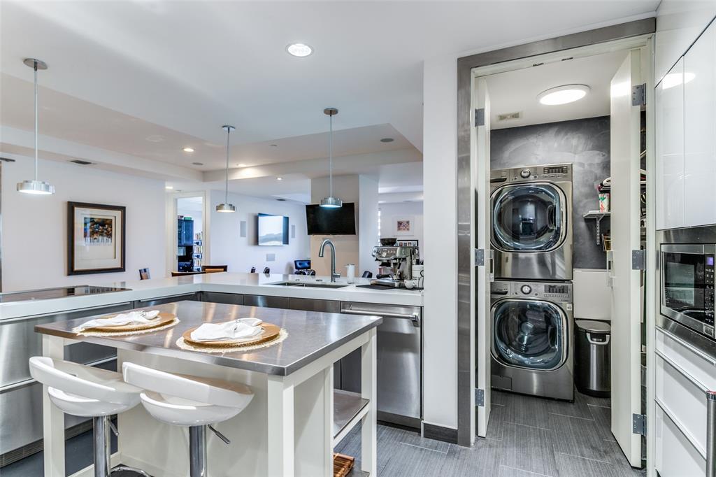 1505 Elm Street Condos - Residential Lease