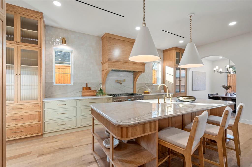 LAKEWOOD HTS - Residential