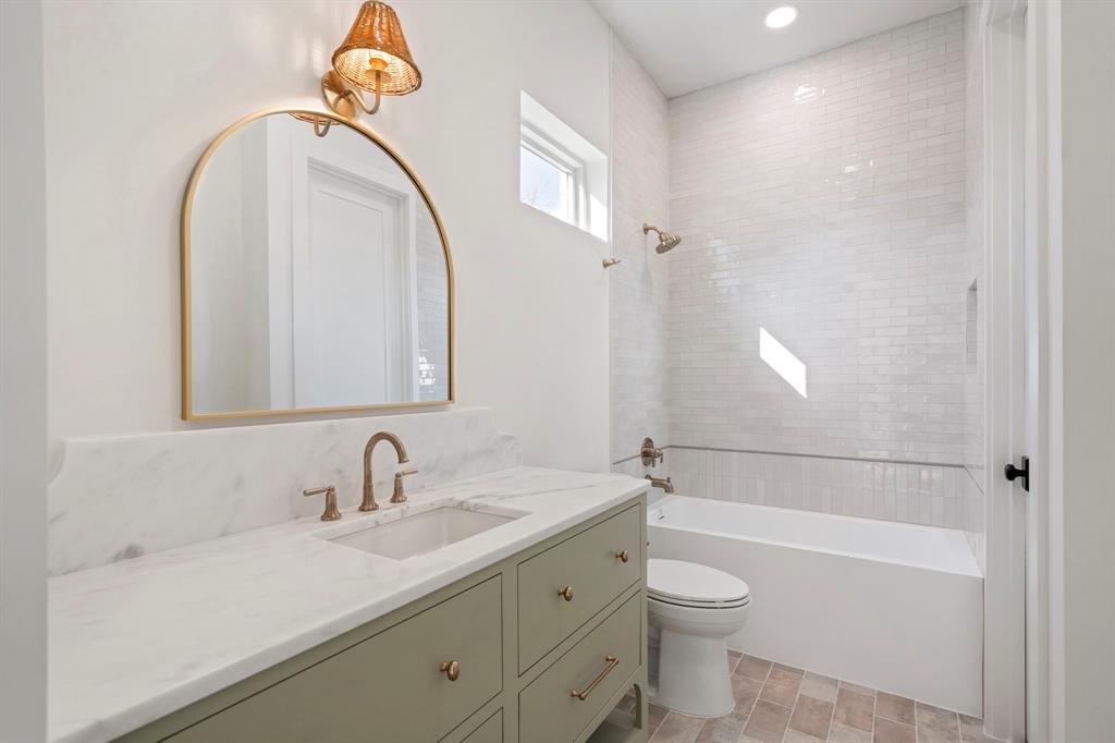 LAKEWOOD HTS - Residential