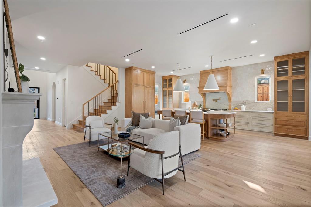 LAKEWOOD HTS - Residential