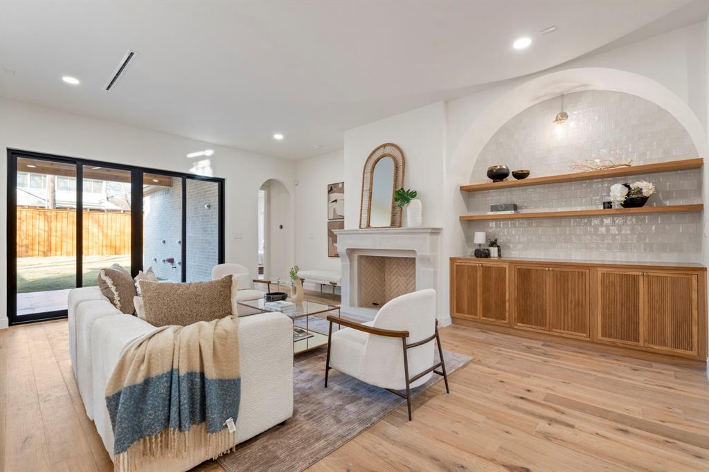 LAKEWOOD HTS - Residential