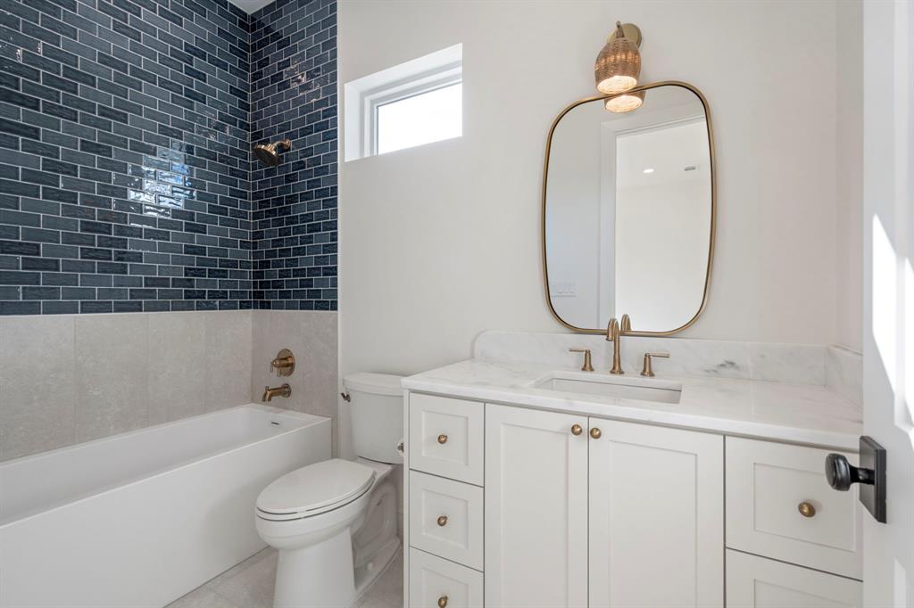 LAKEWOOD HTS - Residential