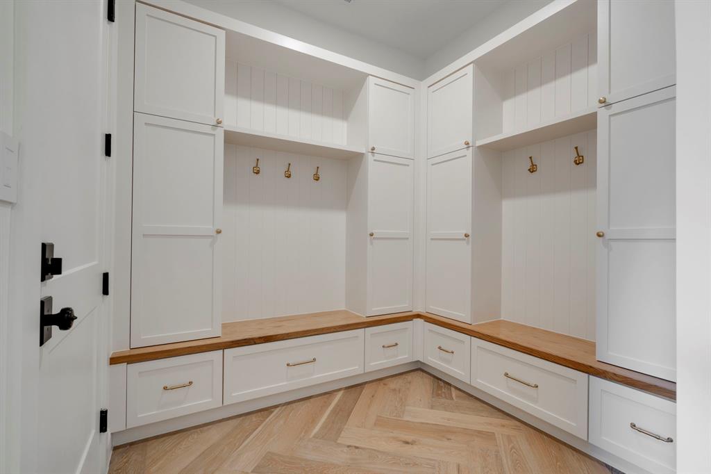 LAKEWOOD HTS - Residential