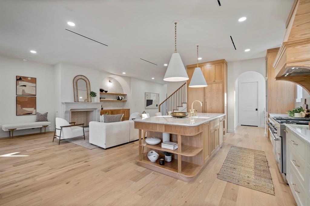 LAKEWOOD HTS - Residential