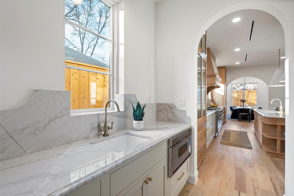 LAKEWOOD HTS - Residential