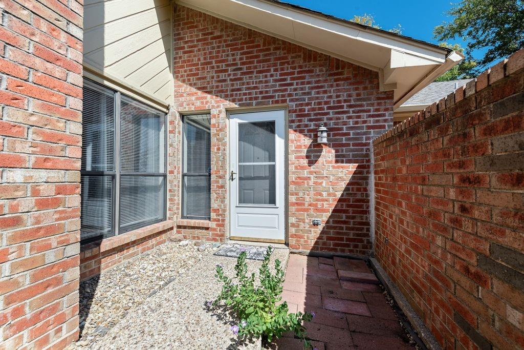 905 Cedarland Boulevard