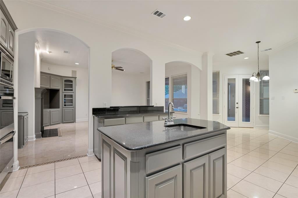 8925 Hunters Glen Trail